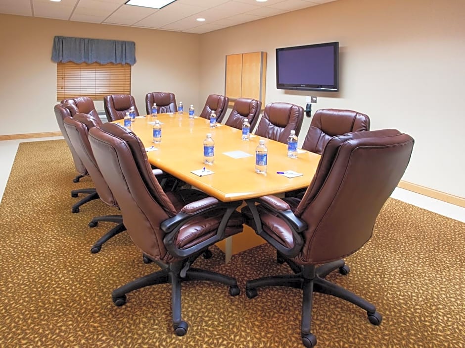 Holiday Inn Express Hotel & Suites Chesterfield - Selfridge Area By IHG