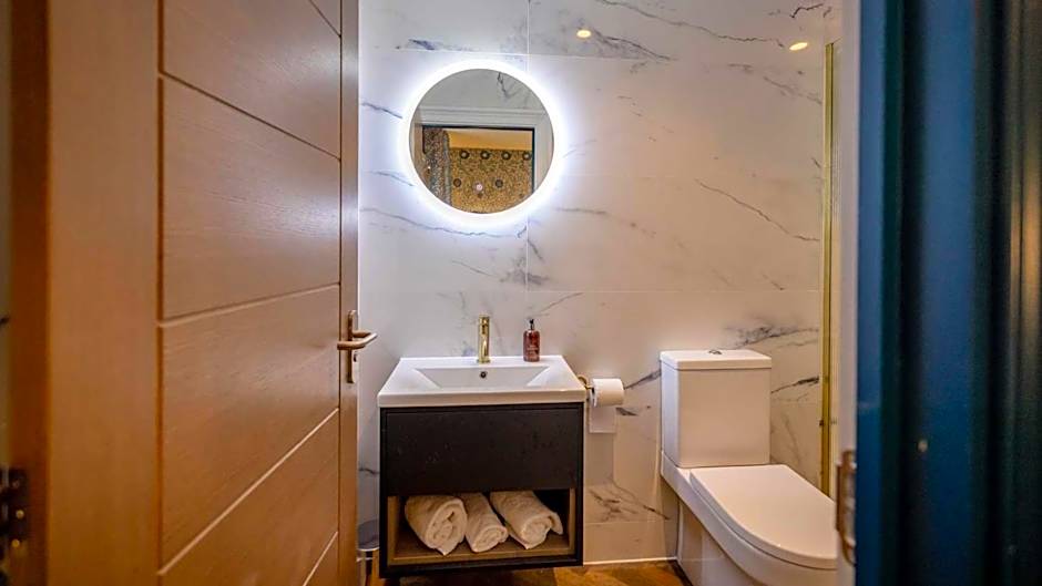 Brisbane House Hotel