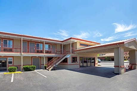 Econo Lodge Hurricane - Zion National Park Area