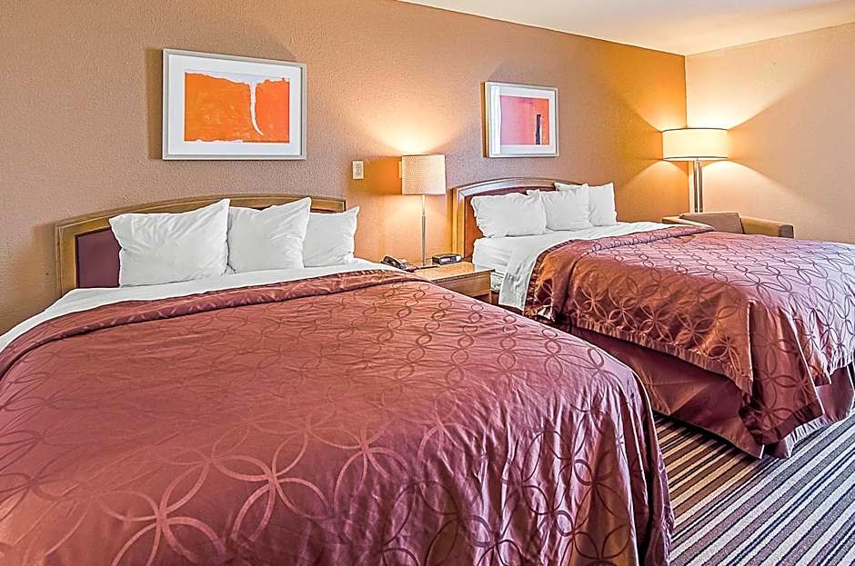Econo Lodge Inn & Suites Norton - Wise South