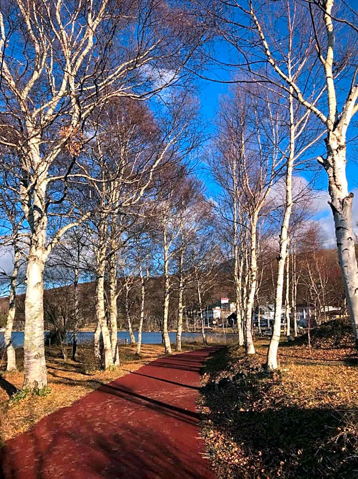 Hütte Jil Shirakabako at 1,400m