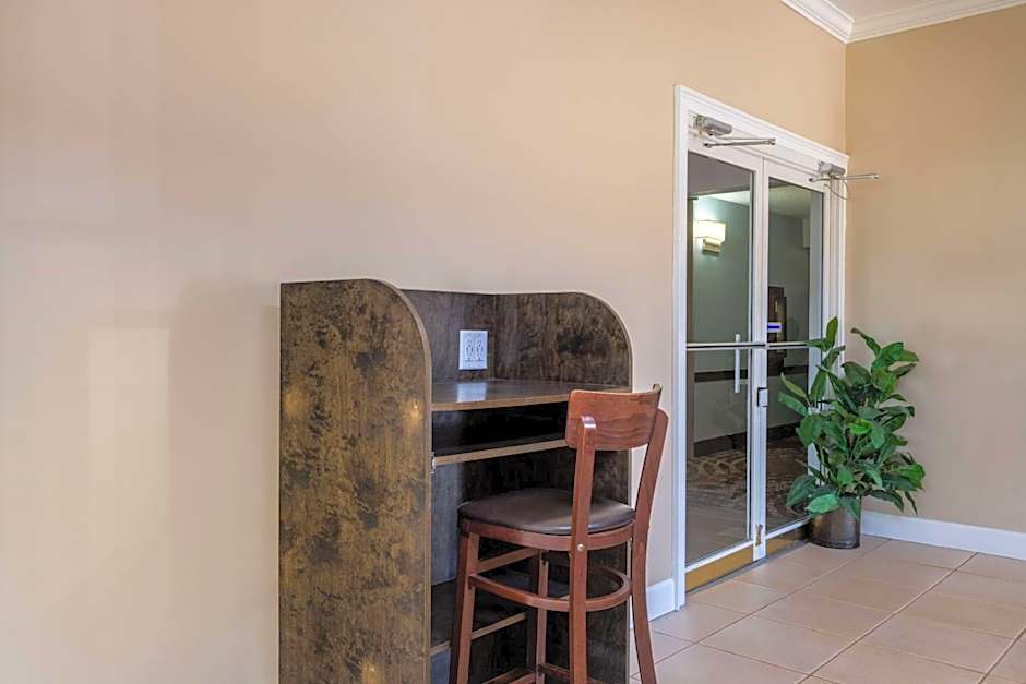 Travelodge by Wyndham Lakeland