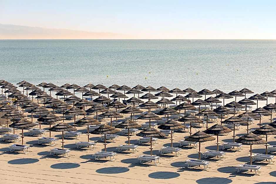 African Beach Hotel-Residence