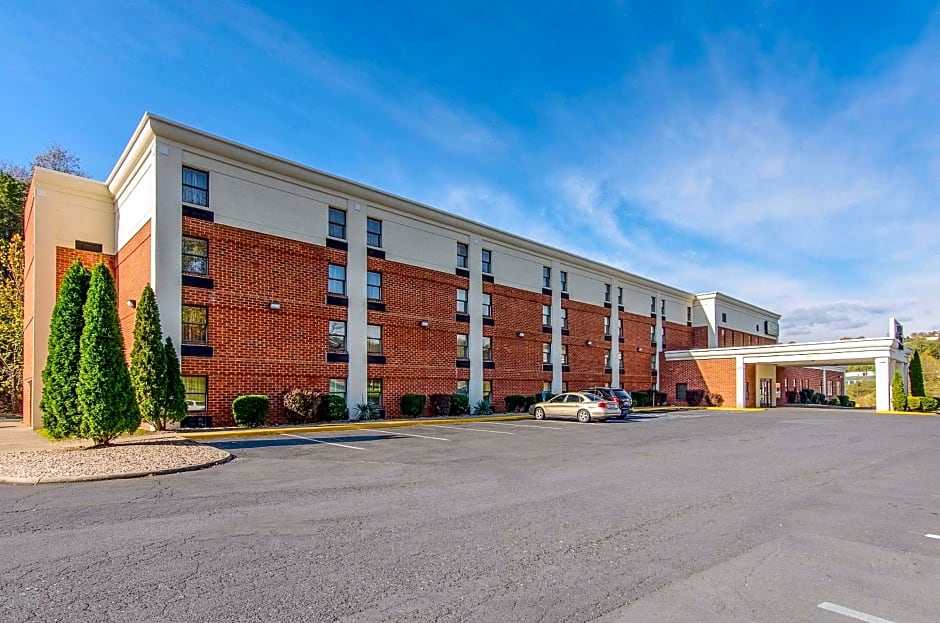 Quality Inn & Suites Lexington near I-64 and I-81