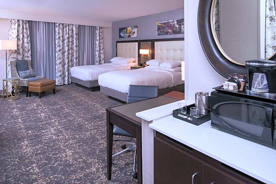 DoubleTree by Hilton Hotel Utica
