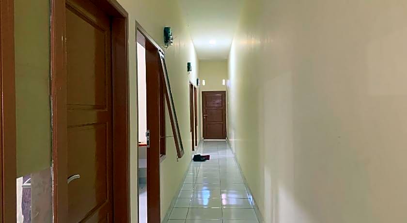 OYO 94020 Lia Kost Syariah Near Perkuburan bontonompo kahar muzakkar