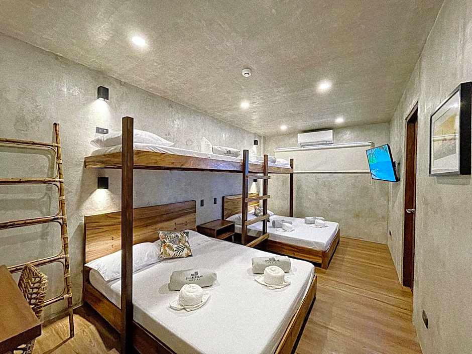 Shorebreak Hostel San Juan La Union