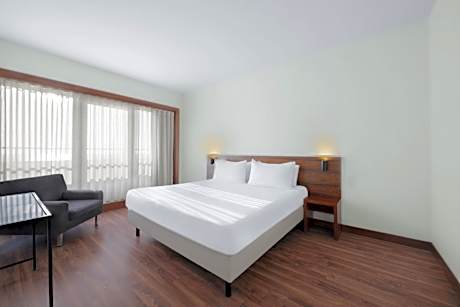 Premium Suite with Front Sea View