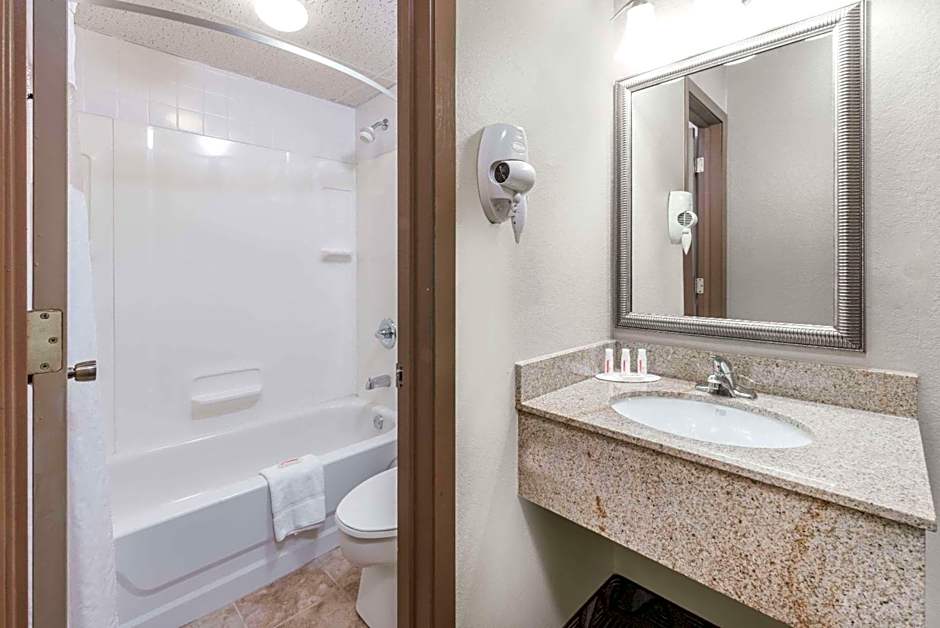 Days Inn by Wyndham Bismarck