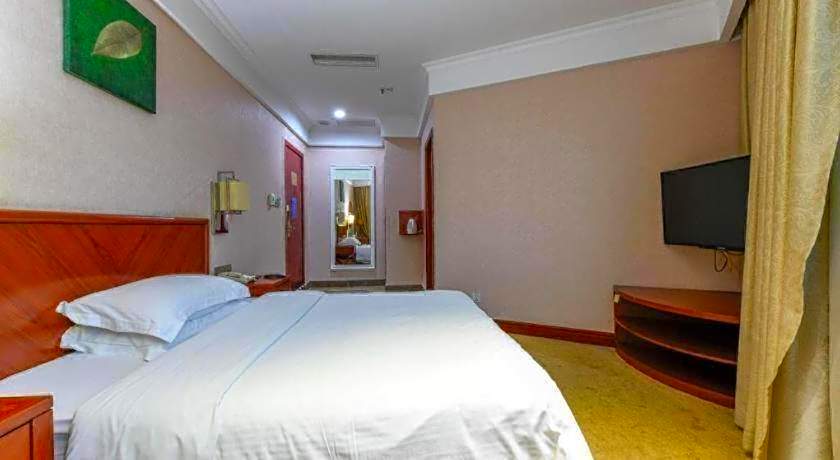 GreenTree Inn GuangDong DongGuan HouJie Business Hotel