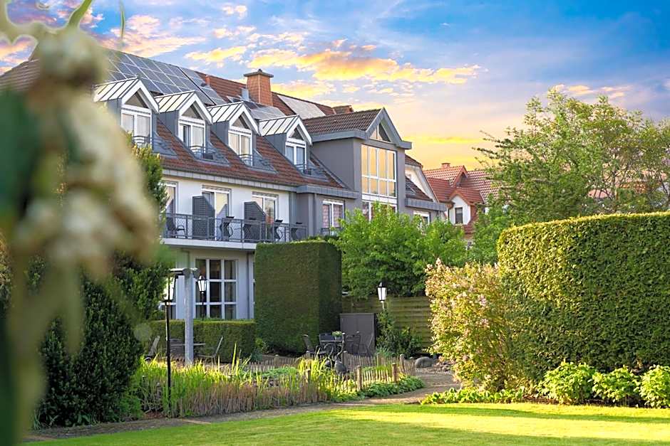 Kurhotel Grüttner mit eigenem Sole Thermal Schwimmbad 32 Grad und Saunalandschaft
