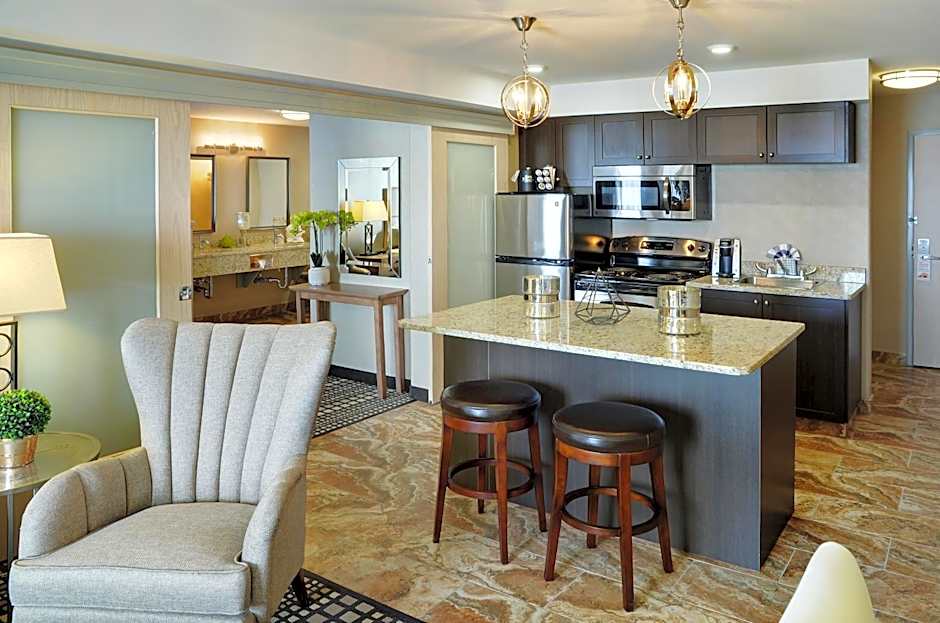 Pomeroy Inn and Suites Vermilion