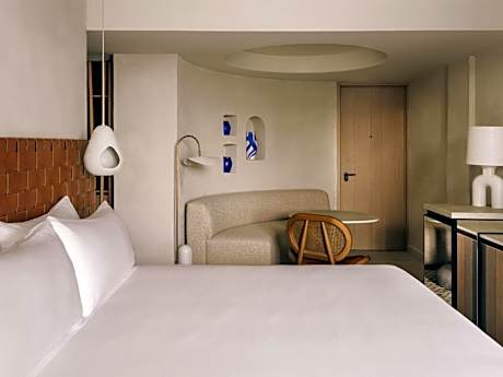 Deluxe King Room with Sea View