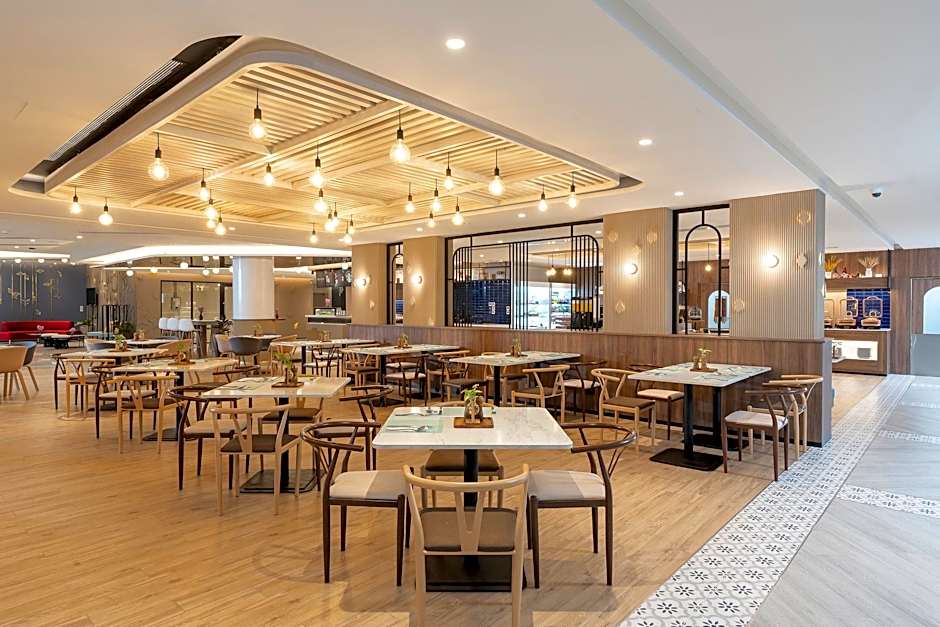 Centara Life Hotel Bangkok Phra Nakhon