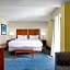 Holiday Inn Express Hotel & Suites Wilmington-University Ctr