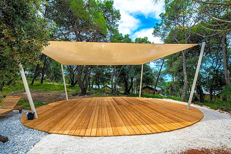 Arena One 99 Glamping