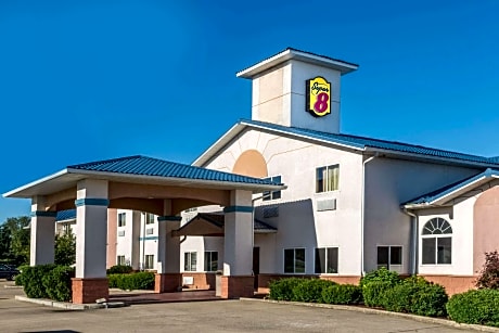 Super 8 by Wyndham Martinsville