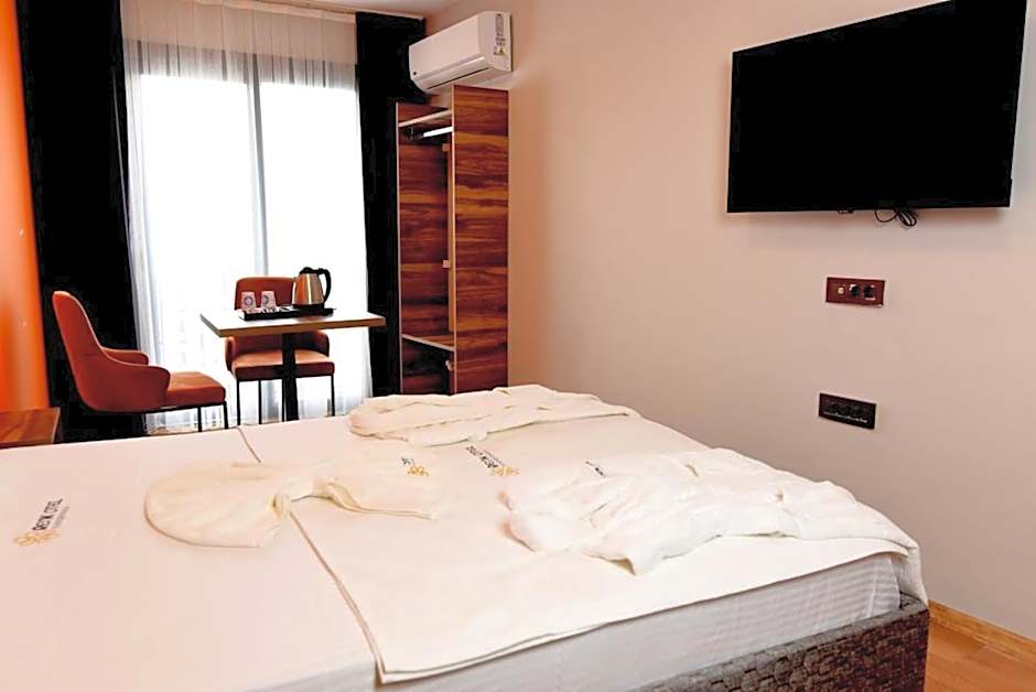 Renk Otel Karşıyaka