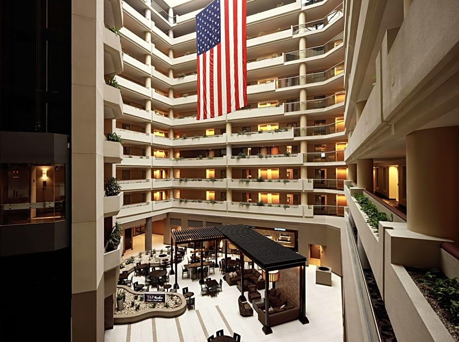 Embassy Suites By Hilton Crystal City - National Airport