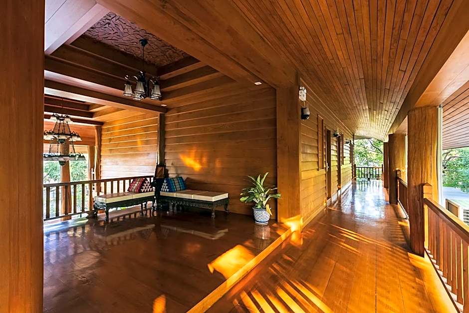 Vanasin Residence