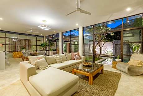 Villa Lumut 3 Bedrooms Central Seminyak