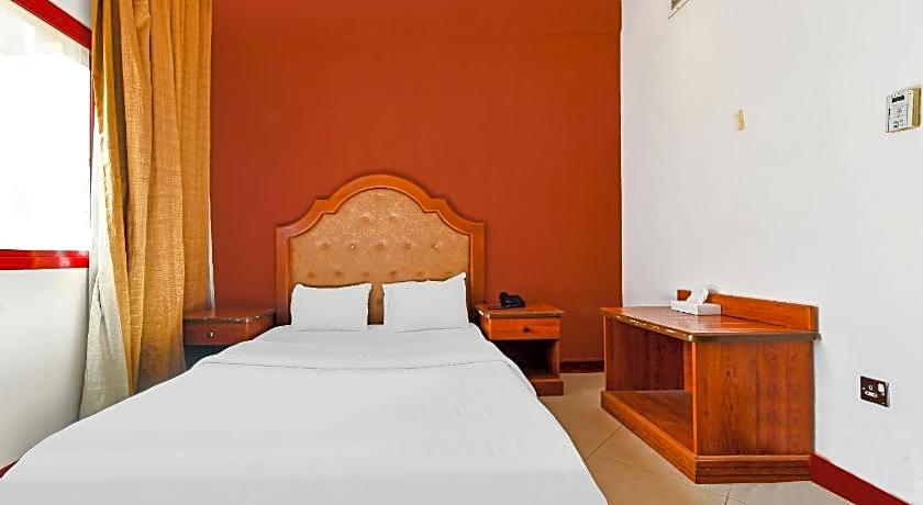 OYO 118 Revira Hotel