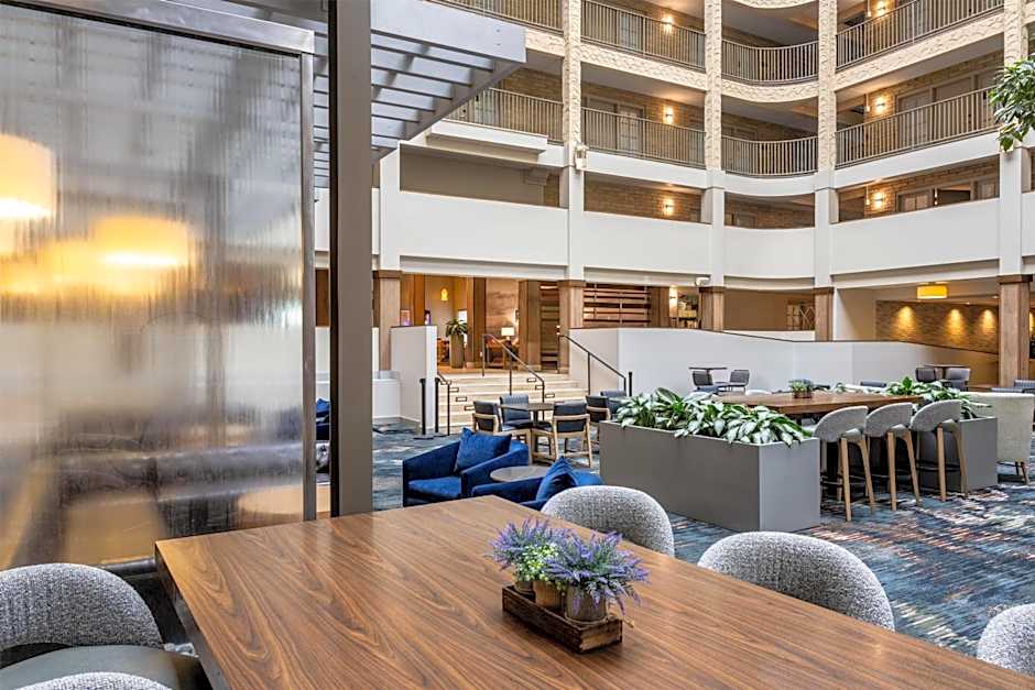 Embassy Suites by Hilton Minneapolis Bloomington Edina