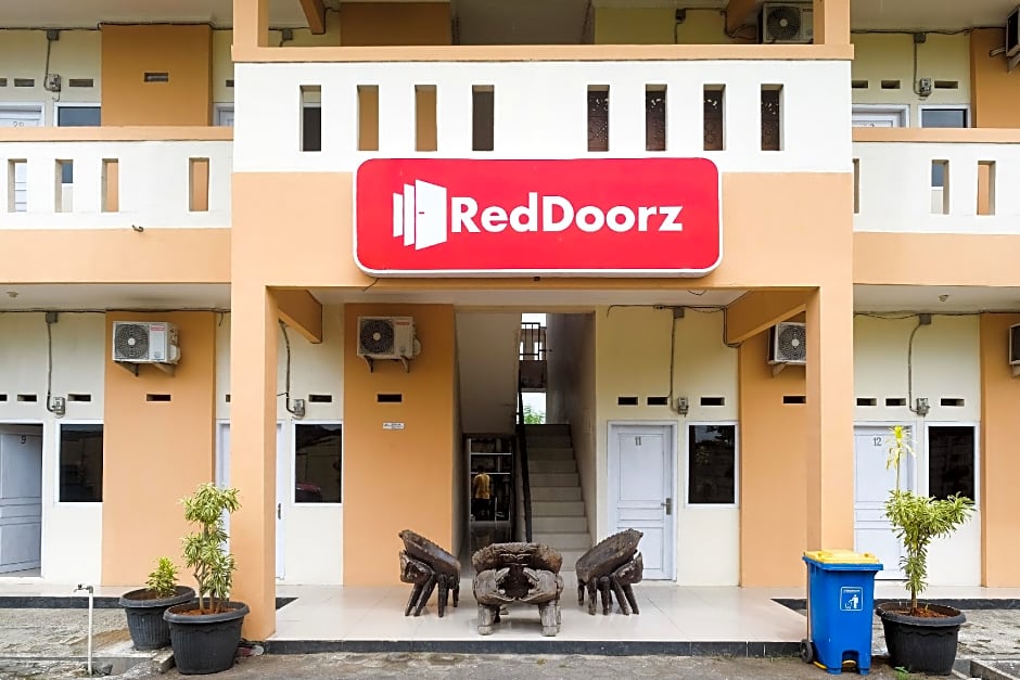 RedDoorz @ Putri Syariah Brebes