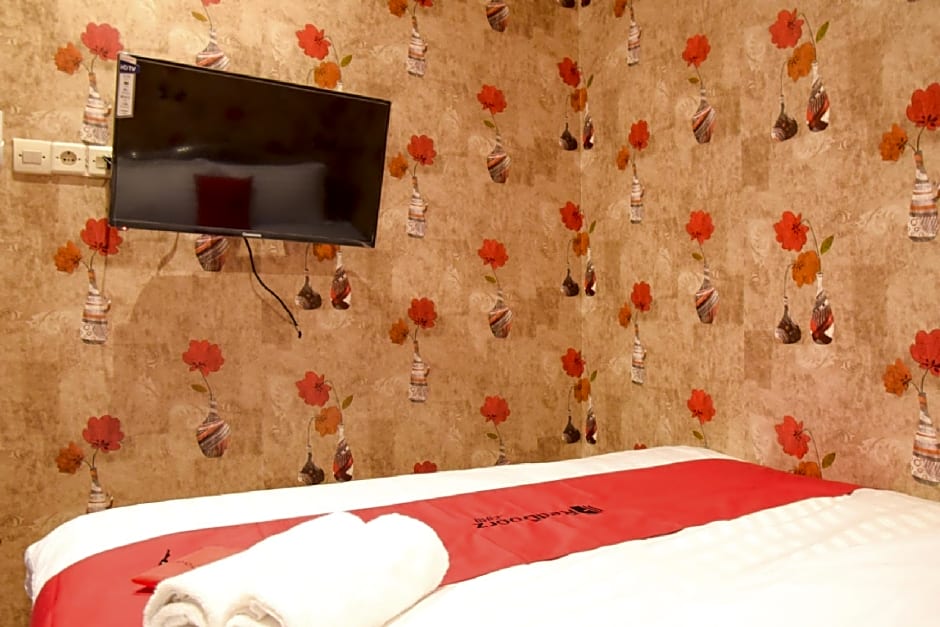 RedDoorz near Pelabuhan Tanjung Perak 2 Surabaya