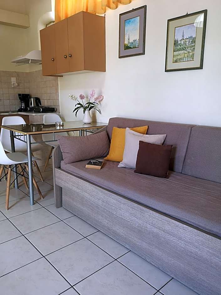 Nicolas Studios & Apartments