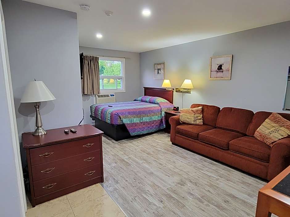 Photo 1 of 5 of Standard 1 Queen Bed