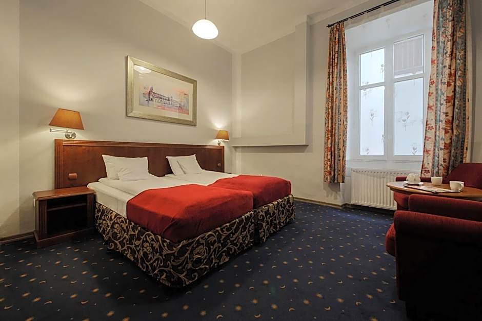 Red Carpet Hostel