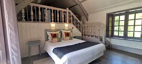 Family Room with Shower