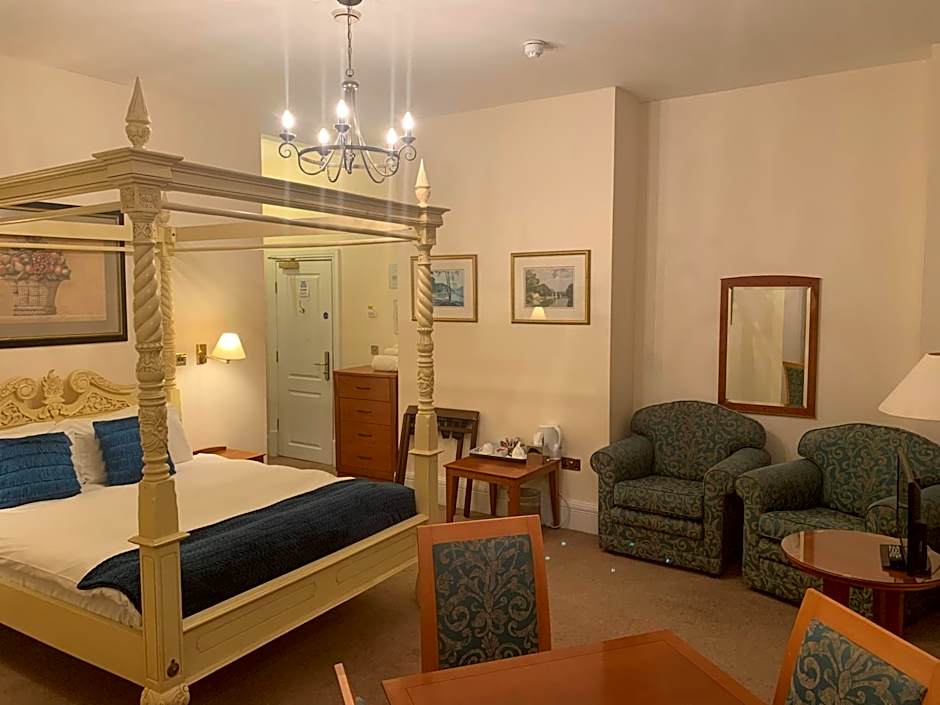 The Waterloo Hotel & Bistro