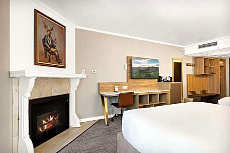 2 Queen Beds NSMK Fireplace Internet Coffee Maker Hairdryer Iron And Ironing Board Full Breakfast