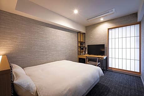 Queen Room with Shower