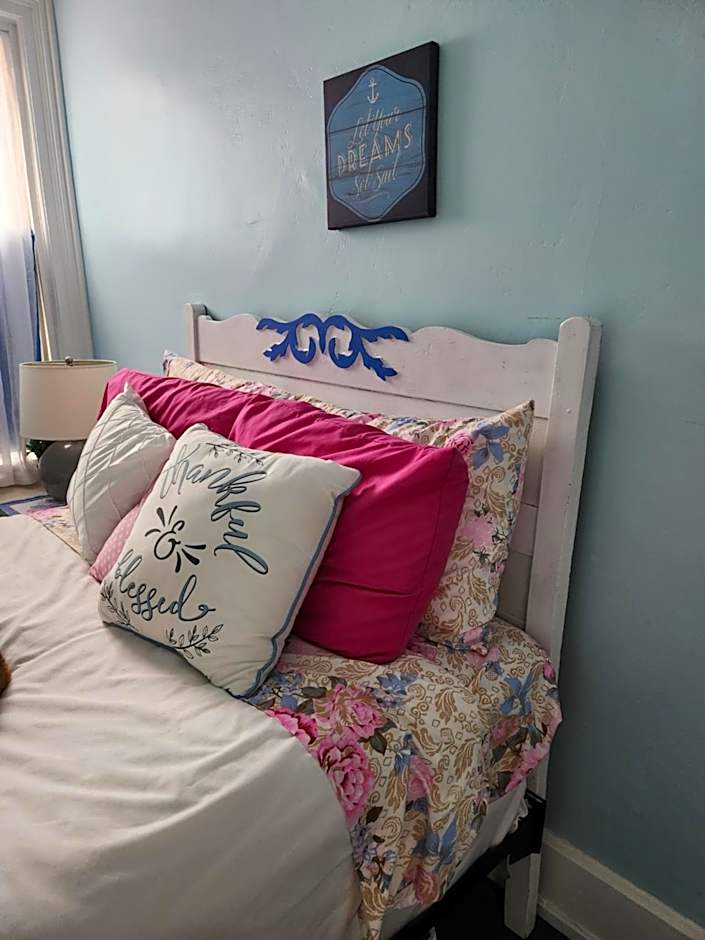 The Burlington Hotel & Bar - Alma WI