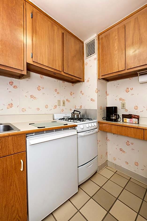 Murray Hill East Suites