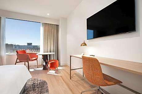 Standard King Room with Bay View