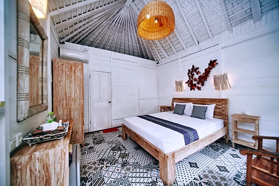 Easy Surf Camp
