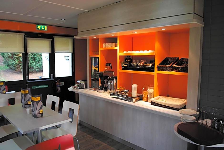 The Crossway Hotel, Coventry Walsgrave, Part of AG Collection