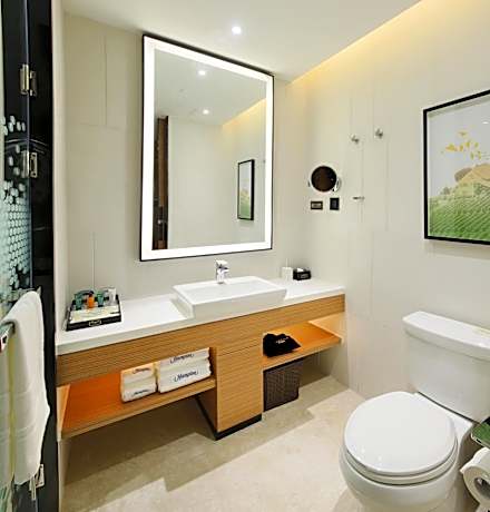 Superior Twin Room with Lake View