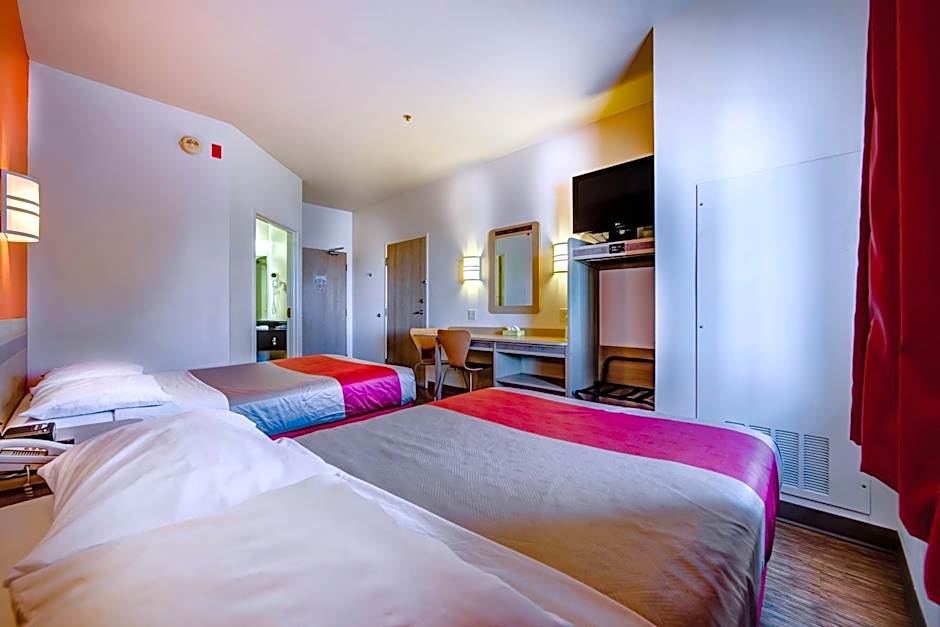 Motel 6-Burlington, ON - Toronto West - Oakville