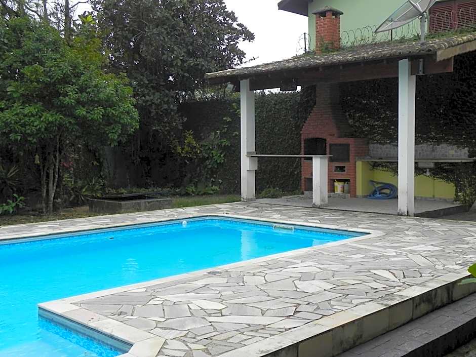 Pé na Areia com Piscina e Churrasqueira - 2 suítes