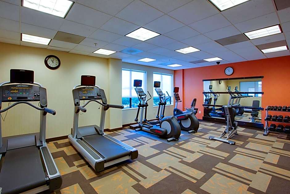Courtyard by Marriott Republic Airport Long Island/Farmingdale
