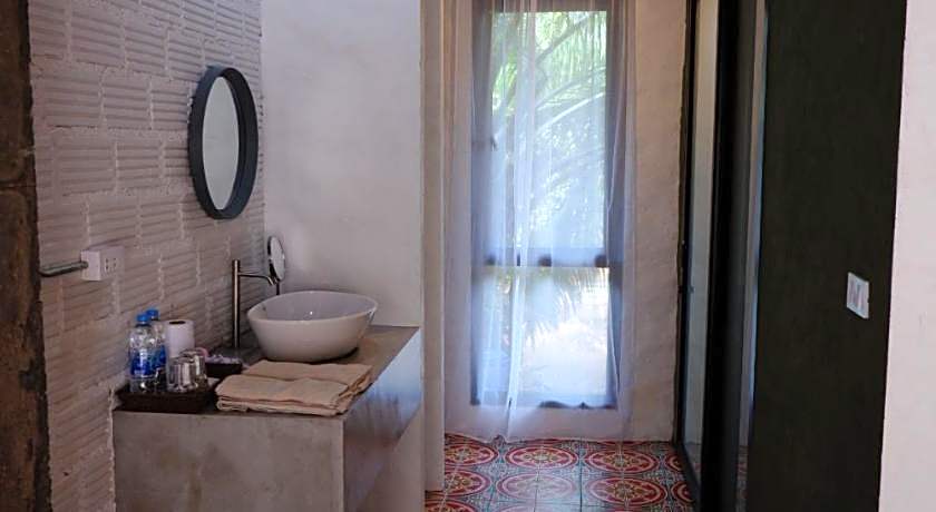 Black Elephant Boutique