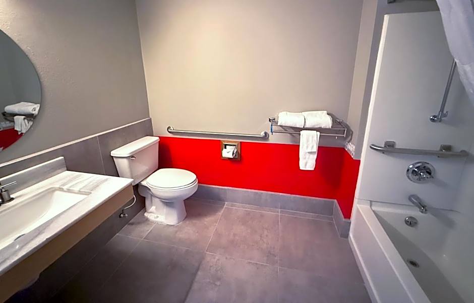 Super 8 by Wyndham Windsor