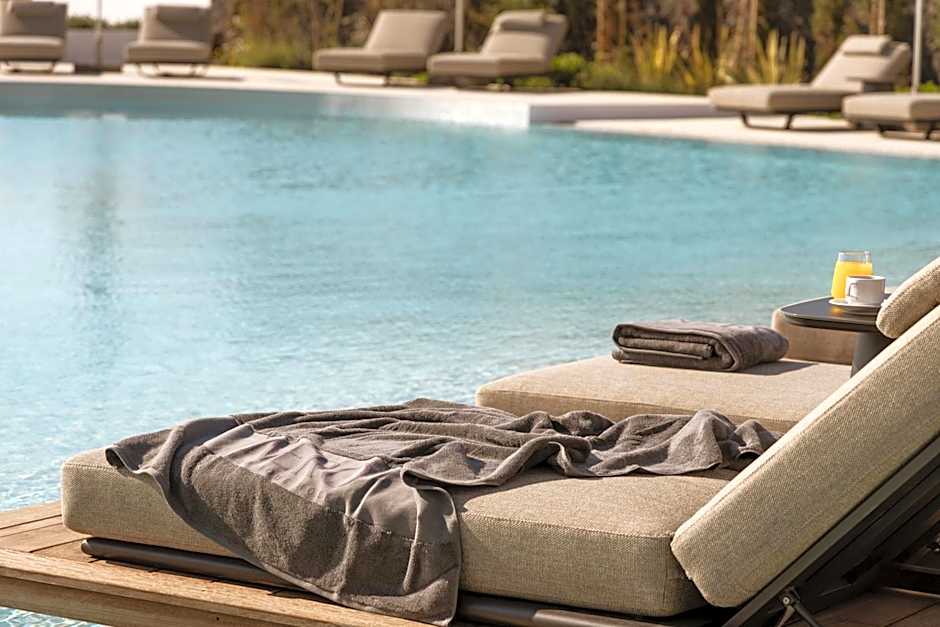 NĒRO Boutique Hotel