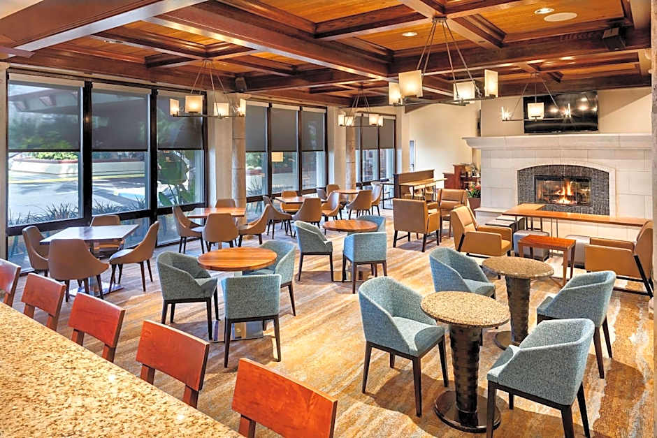 DoubleTree By Hilton Hotel Ontario Airport