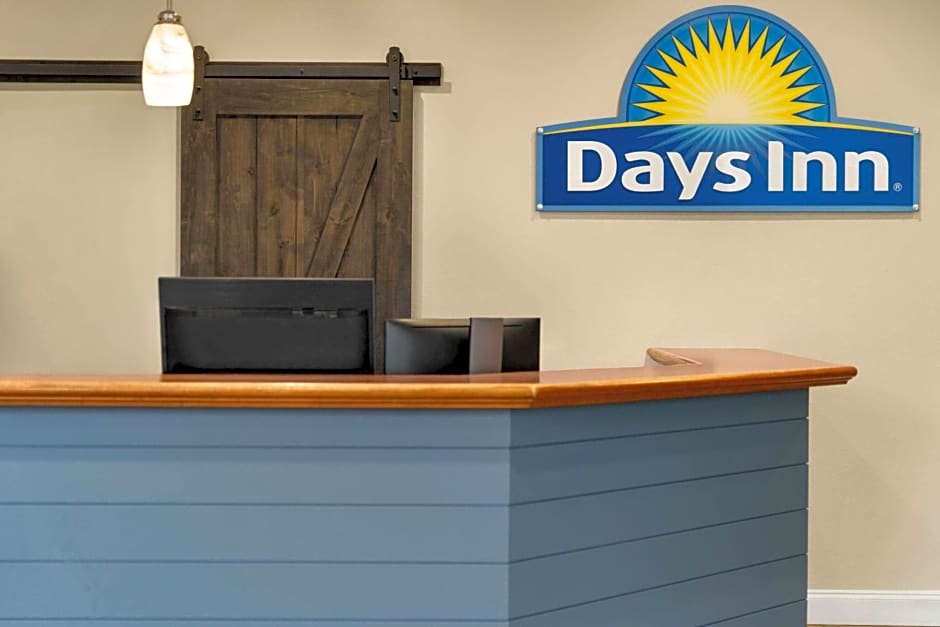 Days Inn & Suites by Wyndham Lancaster Amish Country